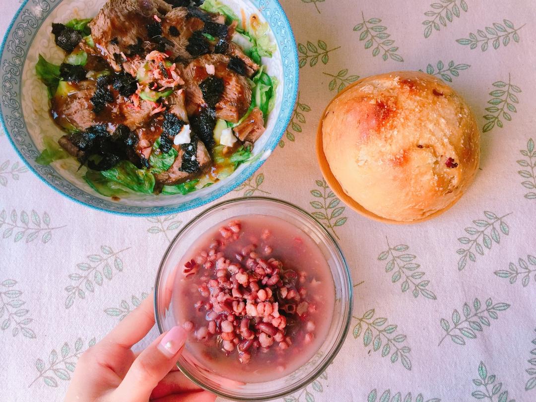 每天，叫醒我的是早餐