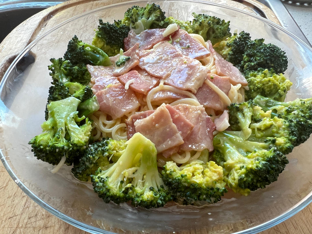 《昨日的美食2》第4集 卡波纳拉意大利面@坏露露的露台食光