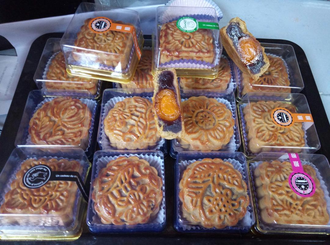 广式月饼——蛋黄莲蓉月饼