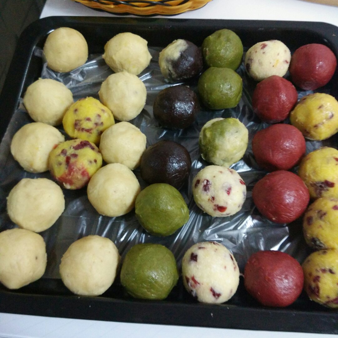 蛋黄酥~紫薯、抹茶、原味~花好月圆，中秋快乐~内附一次做六色蛋黄酥方法~