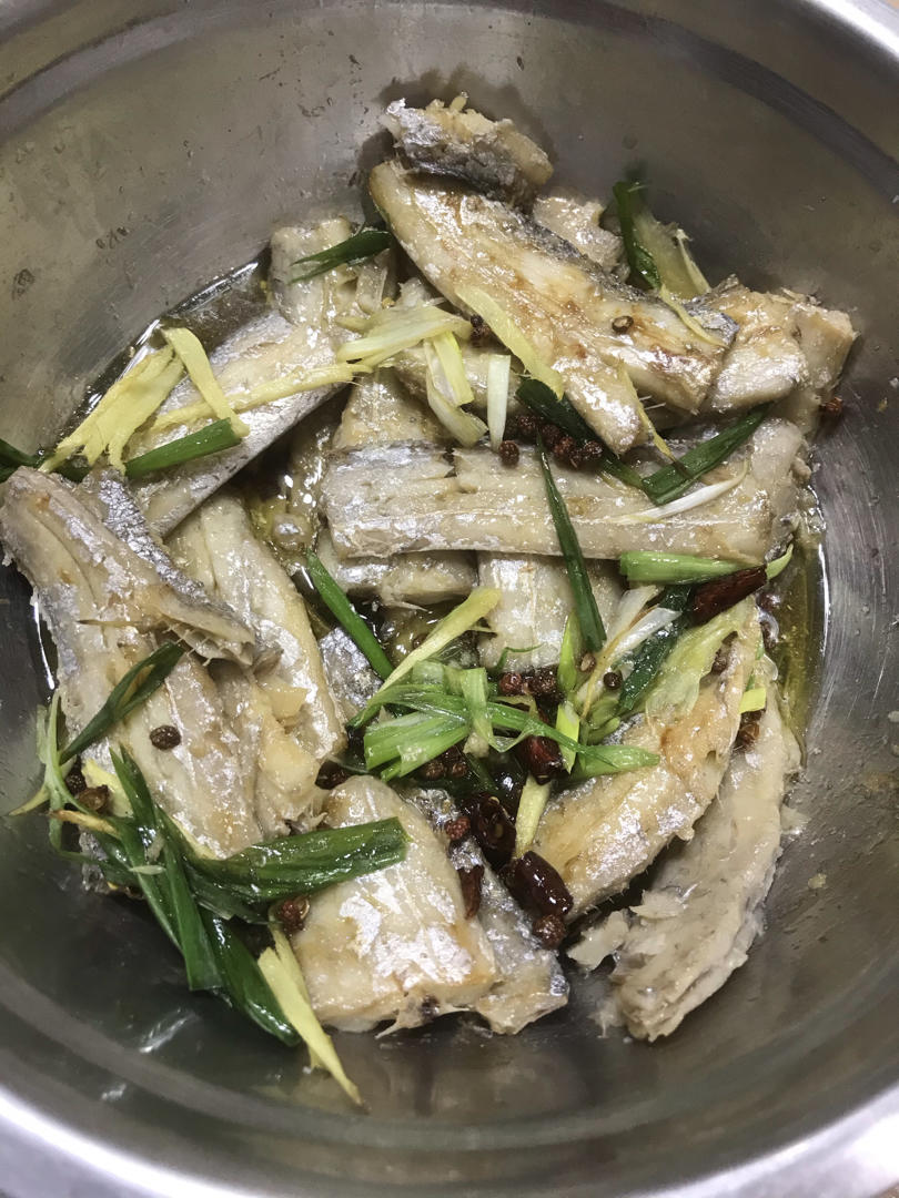 清蒸带鱼❗️检验带鱼是否新鲜的不二法门✌
