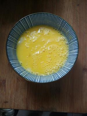 蚕豆西红柿鸡蛋汤的做法 步骤3