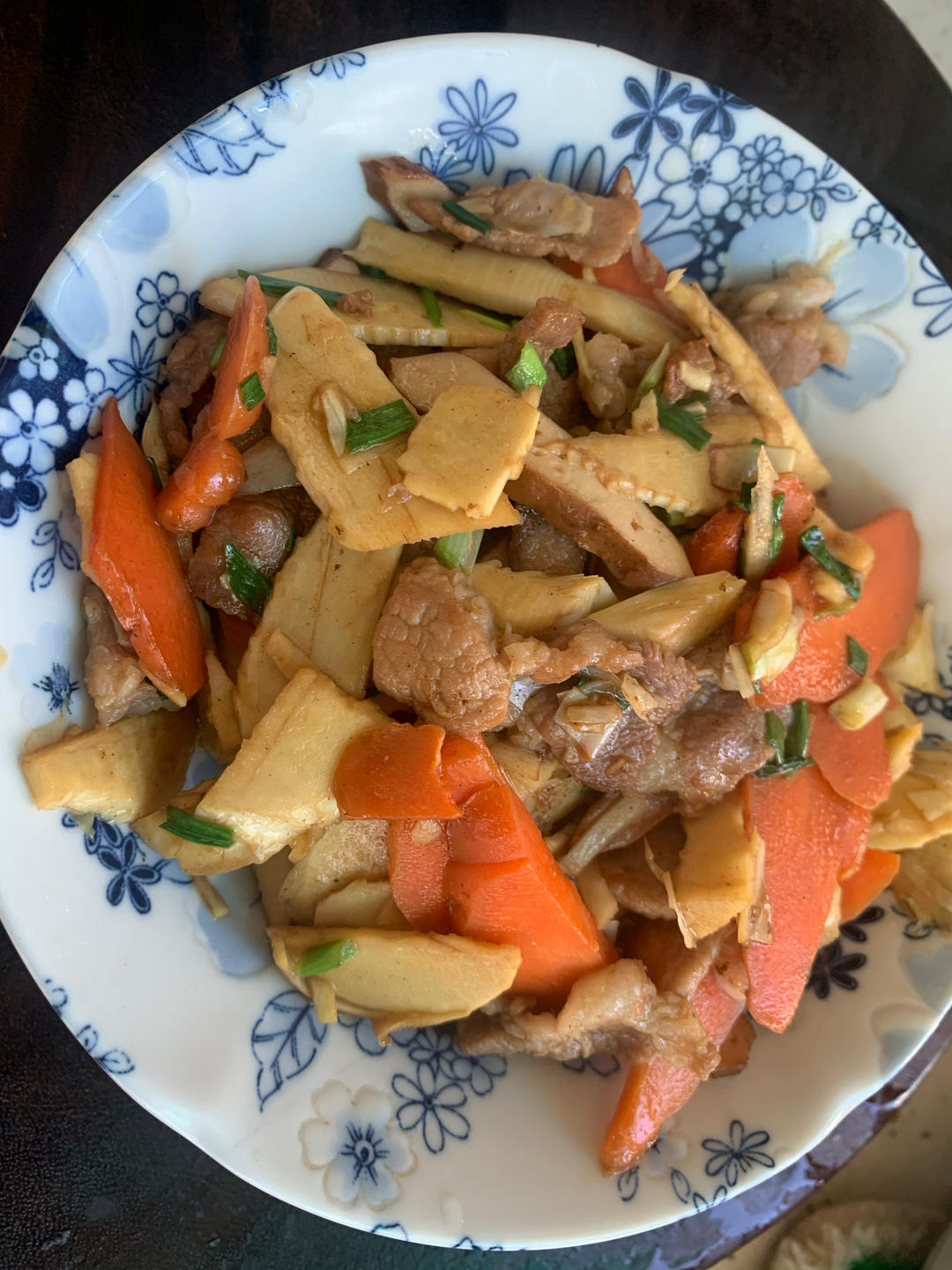 肉片炒冬笋胡萝卜的做法 步骤4