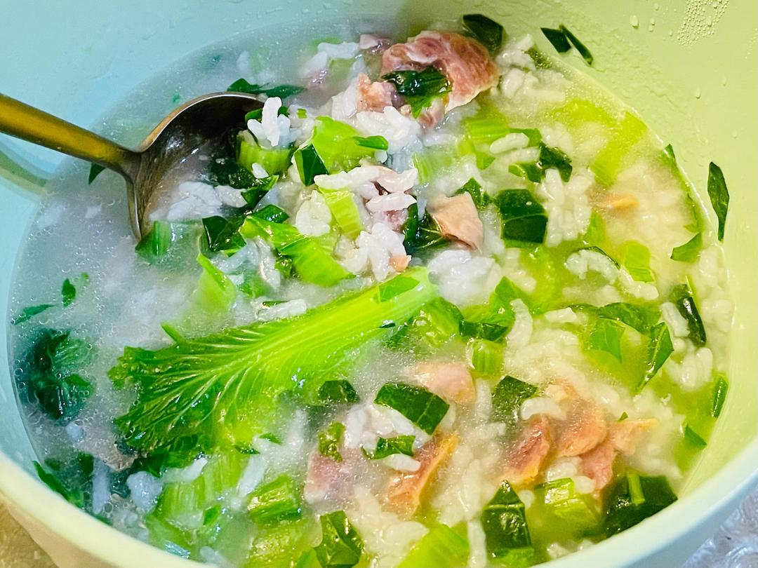 芹菜,菠菜,菜苔之类参照这个菜谱,大家做出 1 作品上传你做的青菜腊肠