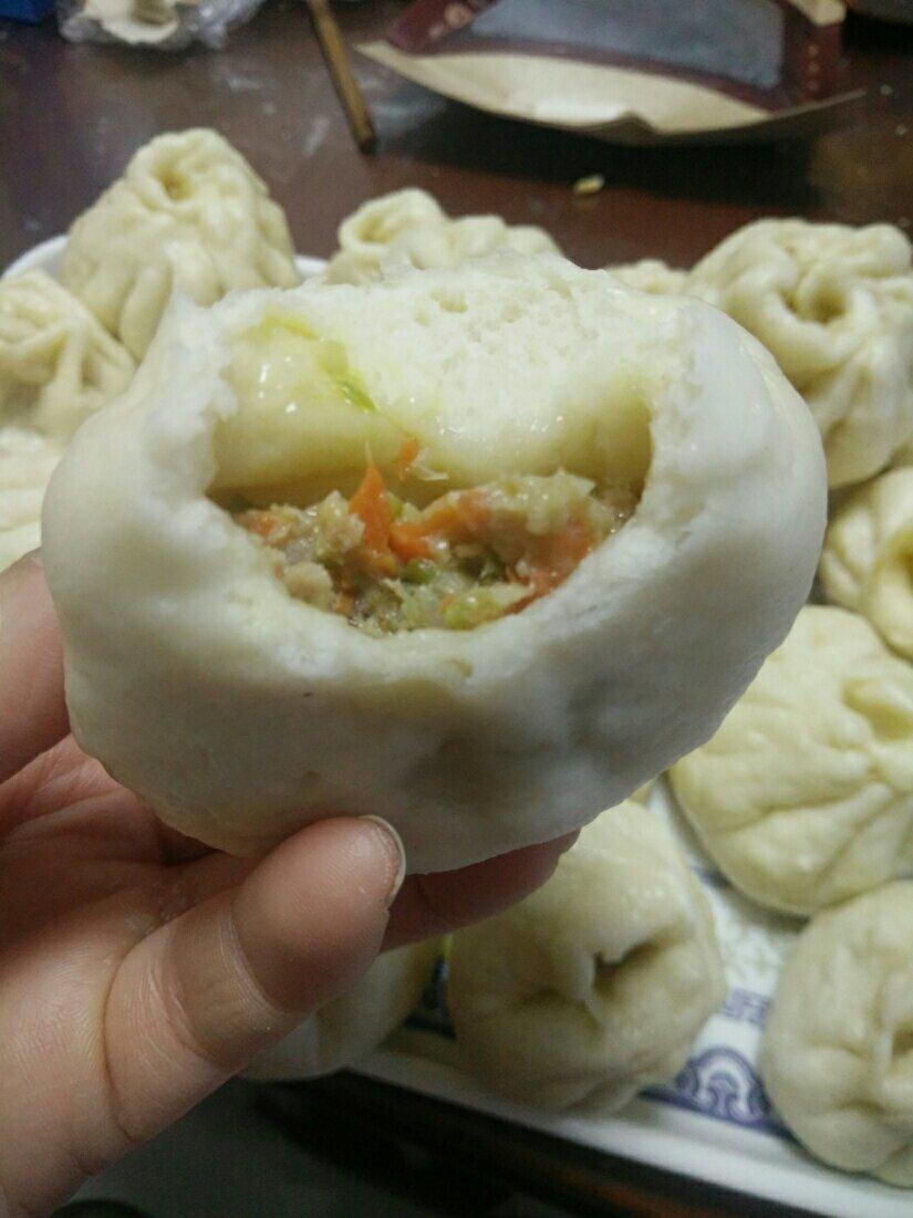 胡萝卜肉包子