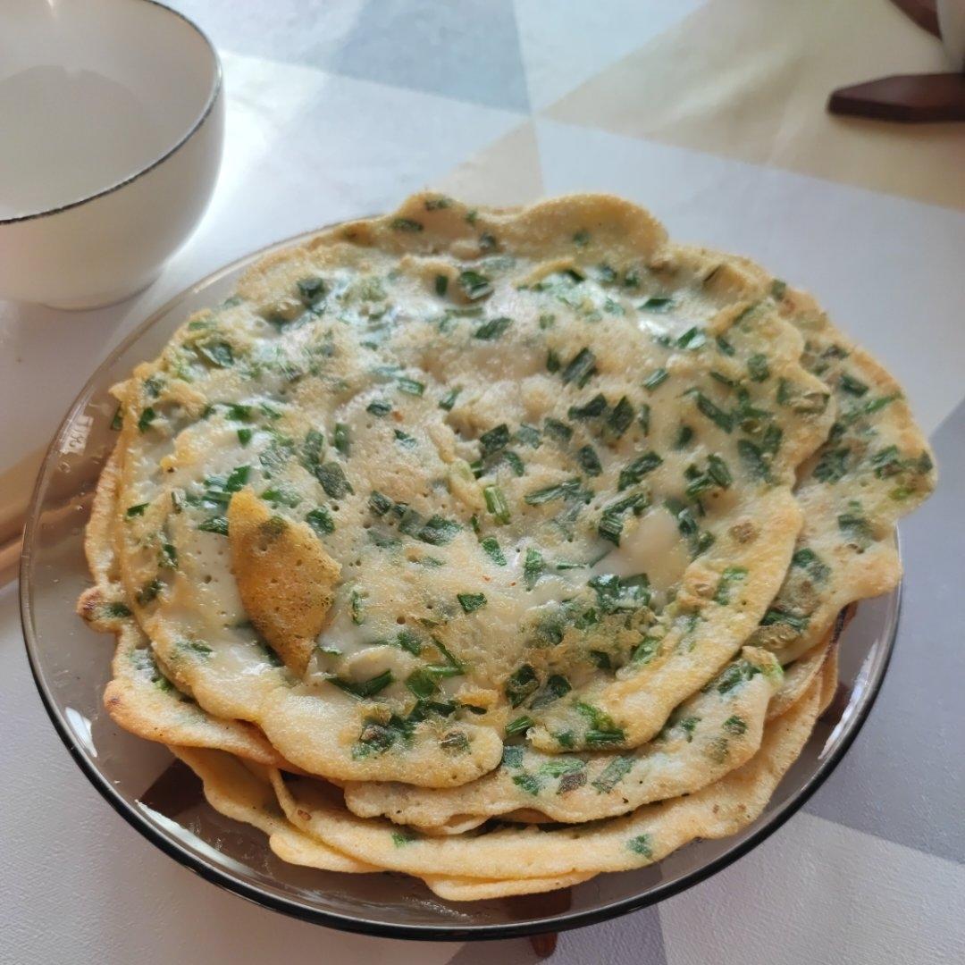 家庭版韭菜鸡蛋饼的做法