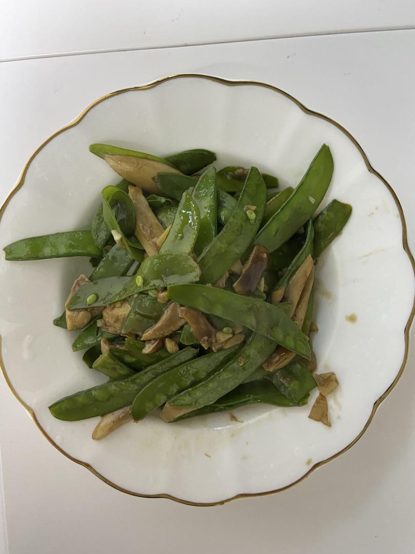 荷兰豆炒香菇