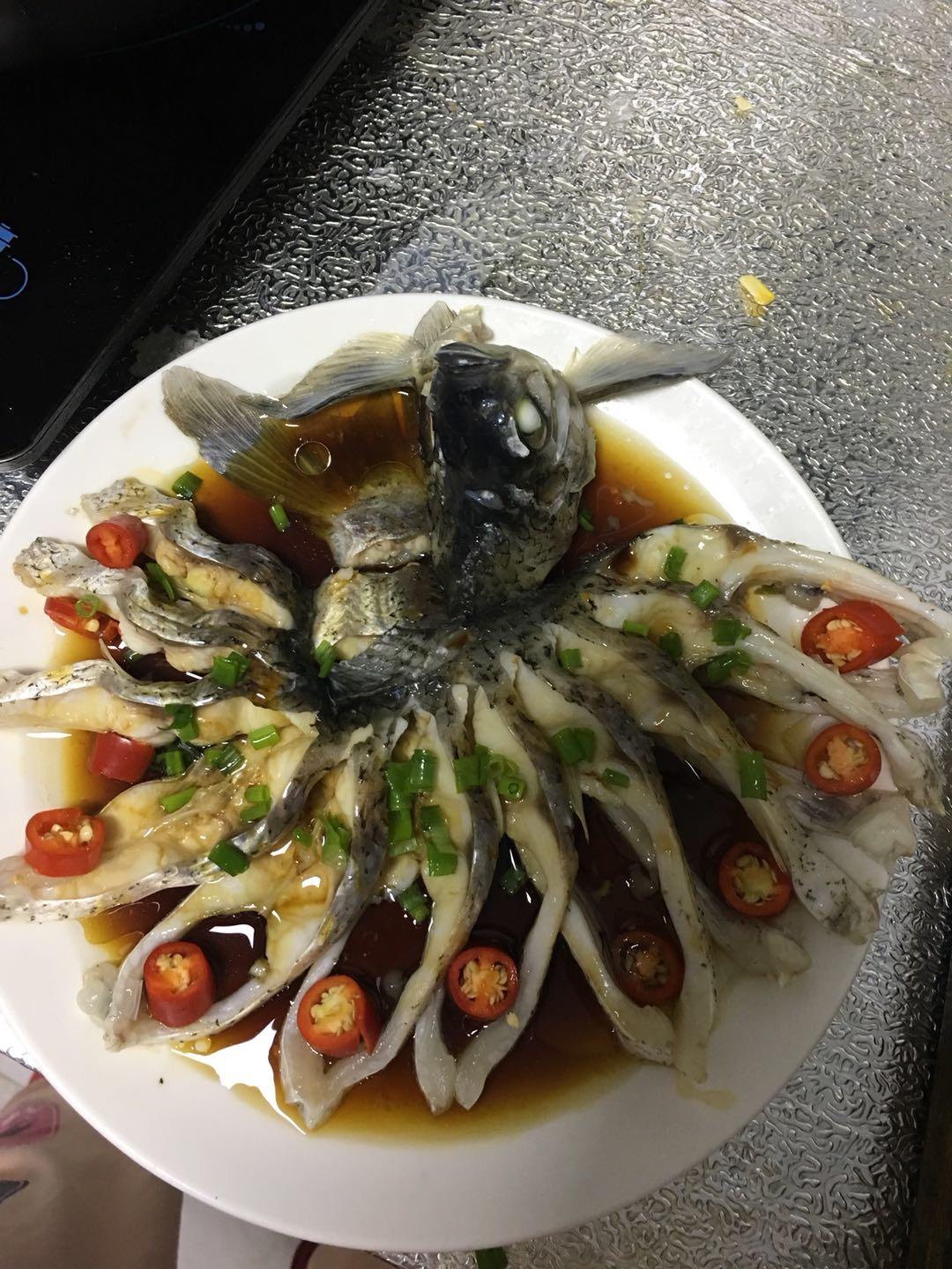 孔雀开屏清蒸鱼