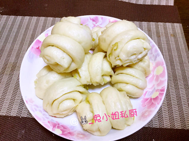 葱油花卷 Steamed Roll