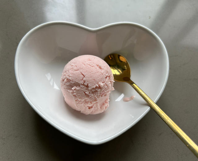 桃子冰淇淋的做法
