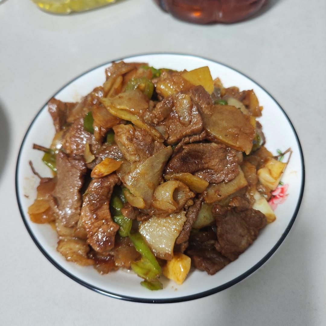 五花肉干煎土豆