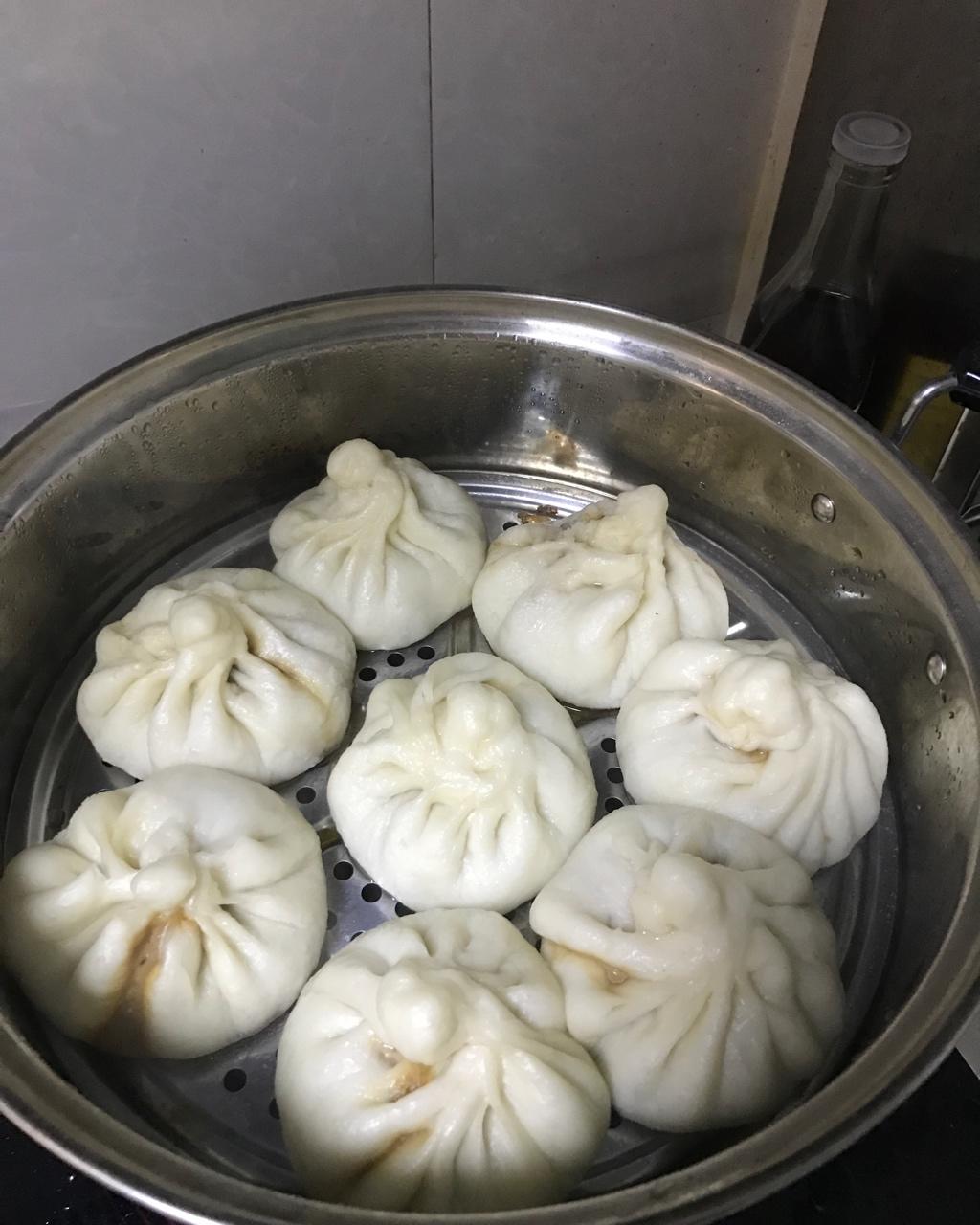 鲜美多汁的洋葱牛肉包子