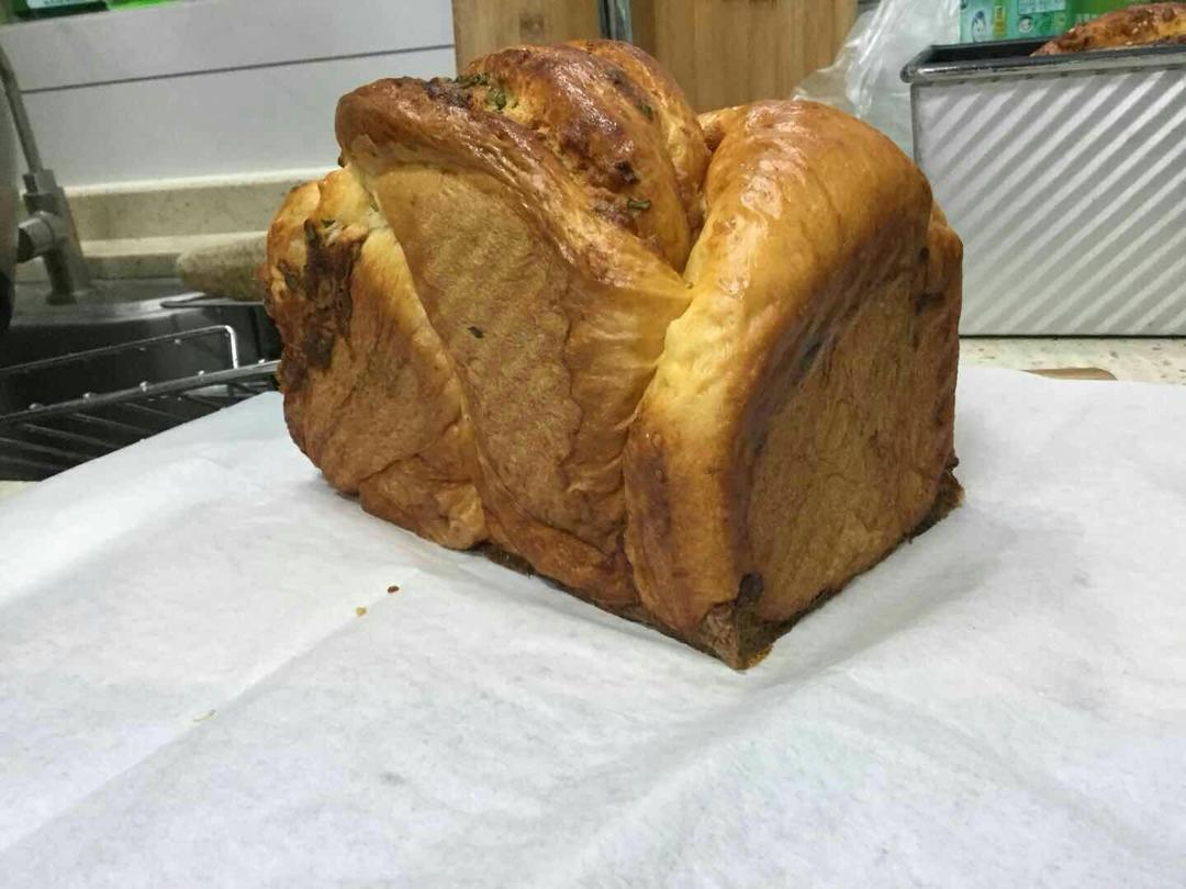 香葱肉松手撕吐司