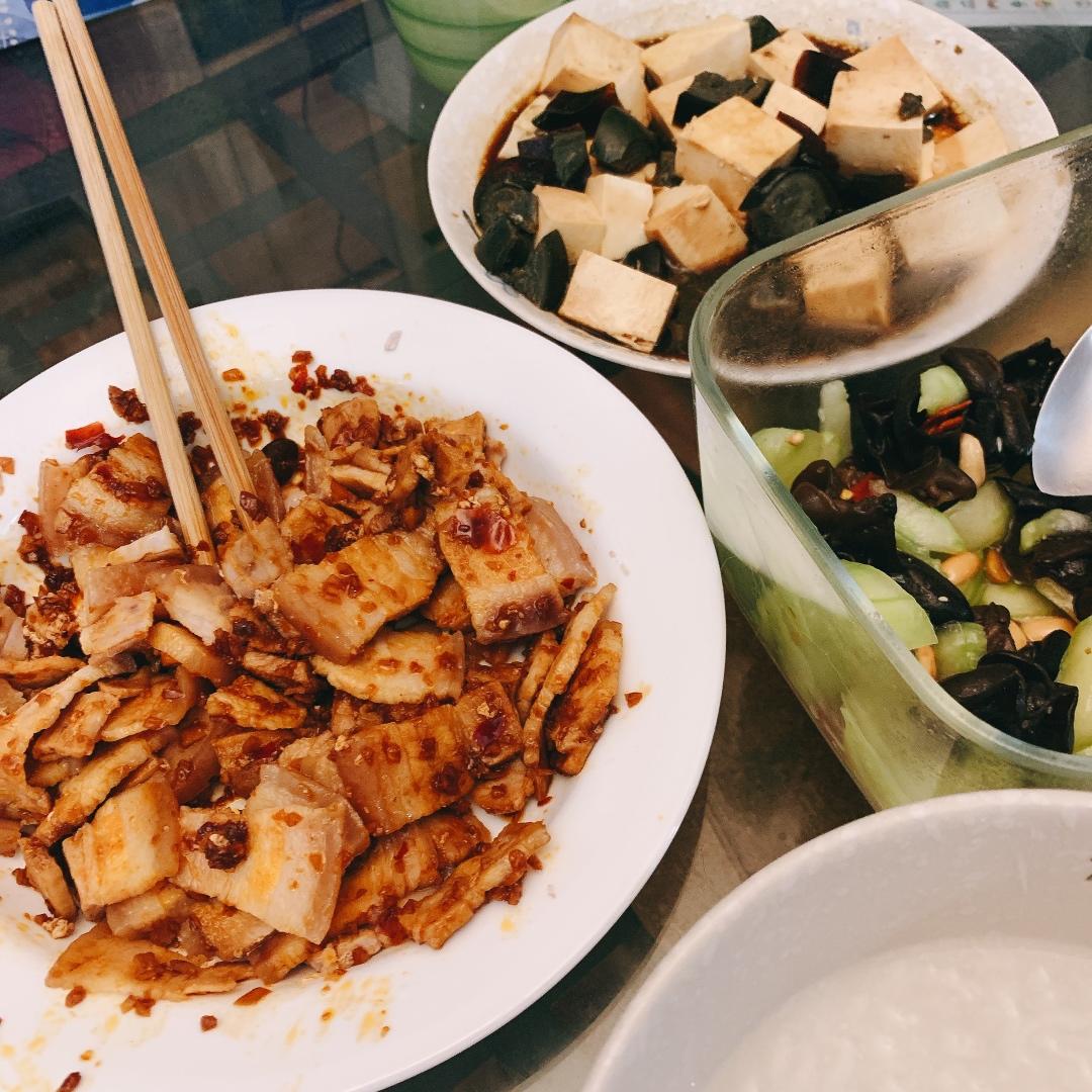 有时候，真的忍不住，搞一盘蒜泥白肉