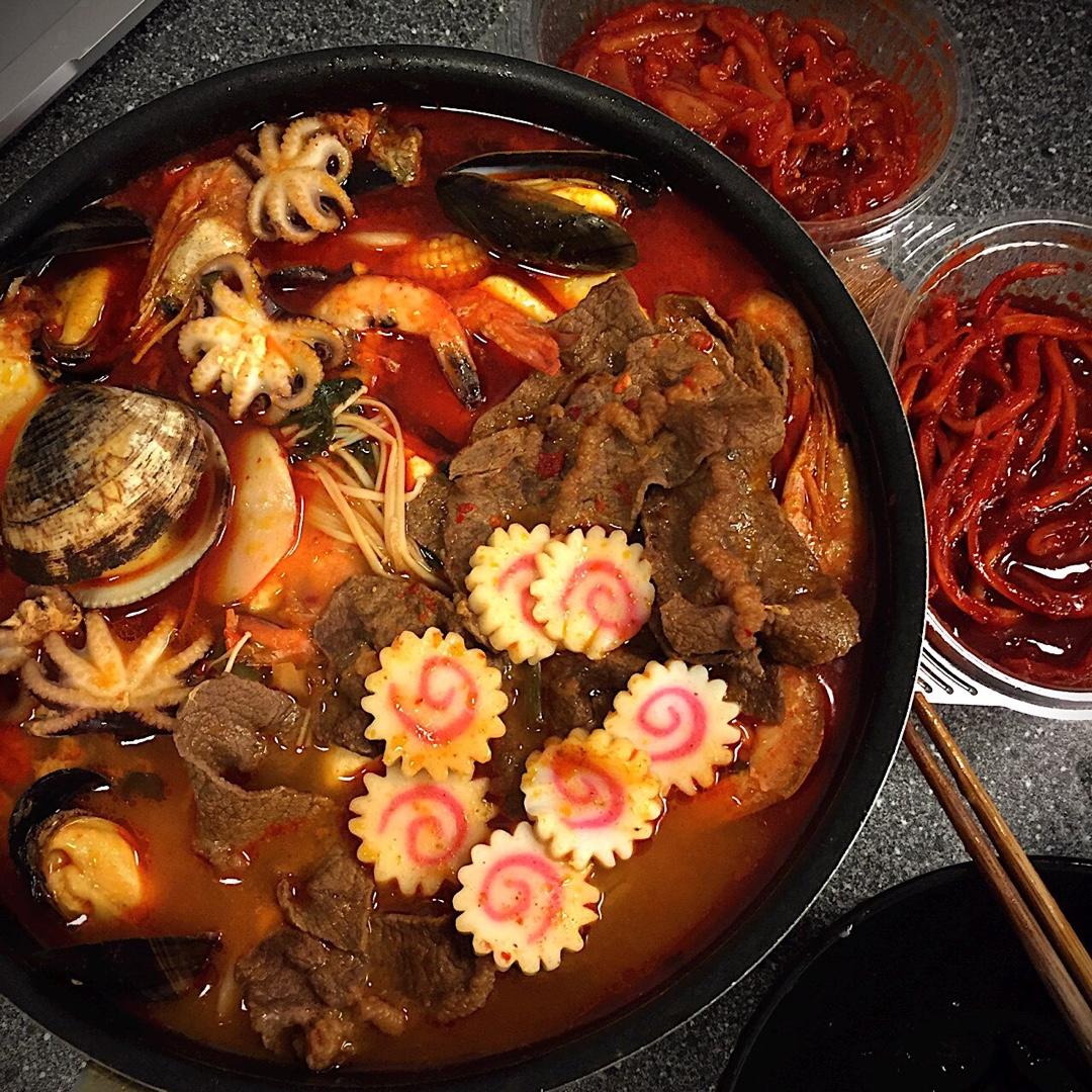 韩式泡菜海鲜锅Haemul Jeongol