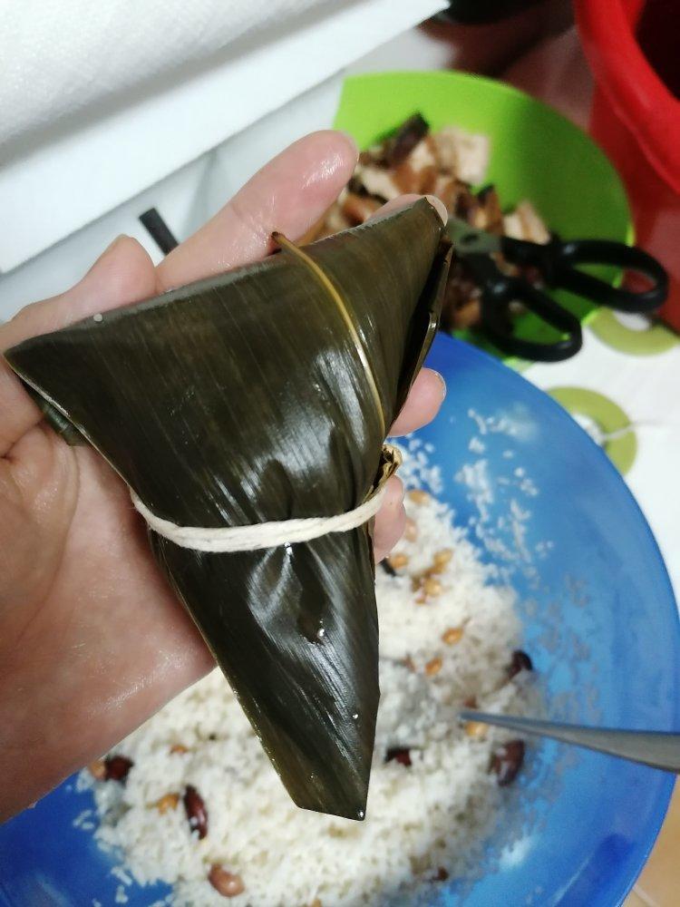 一分钟学会包粽子（视频）