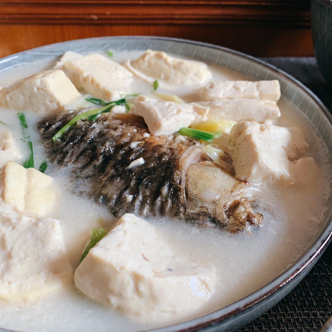 鲫鱼豆腐汤