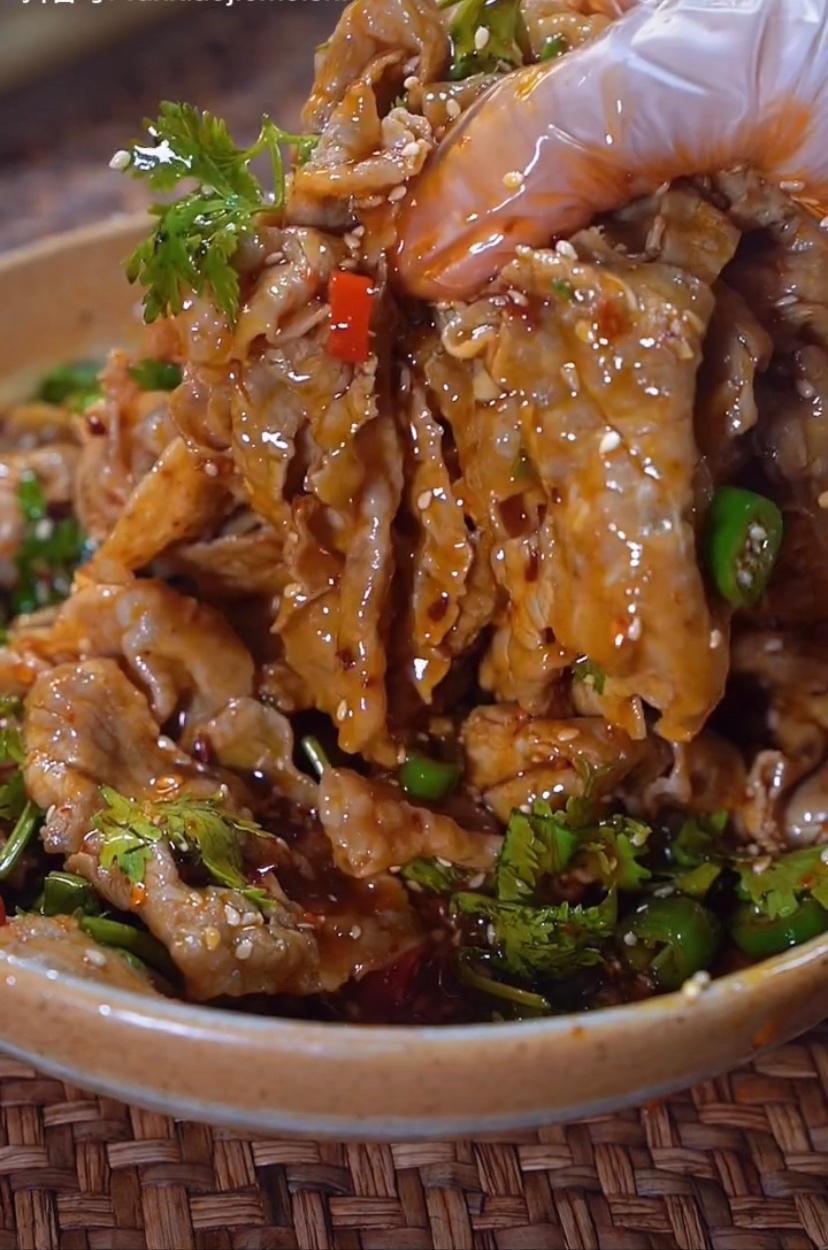 凉拌肥牛卷的做法