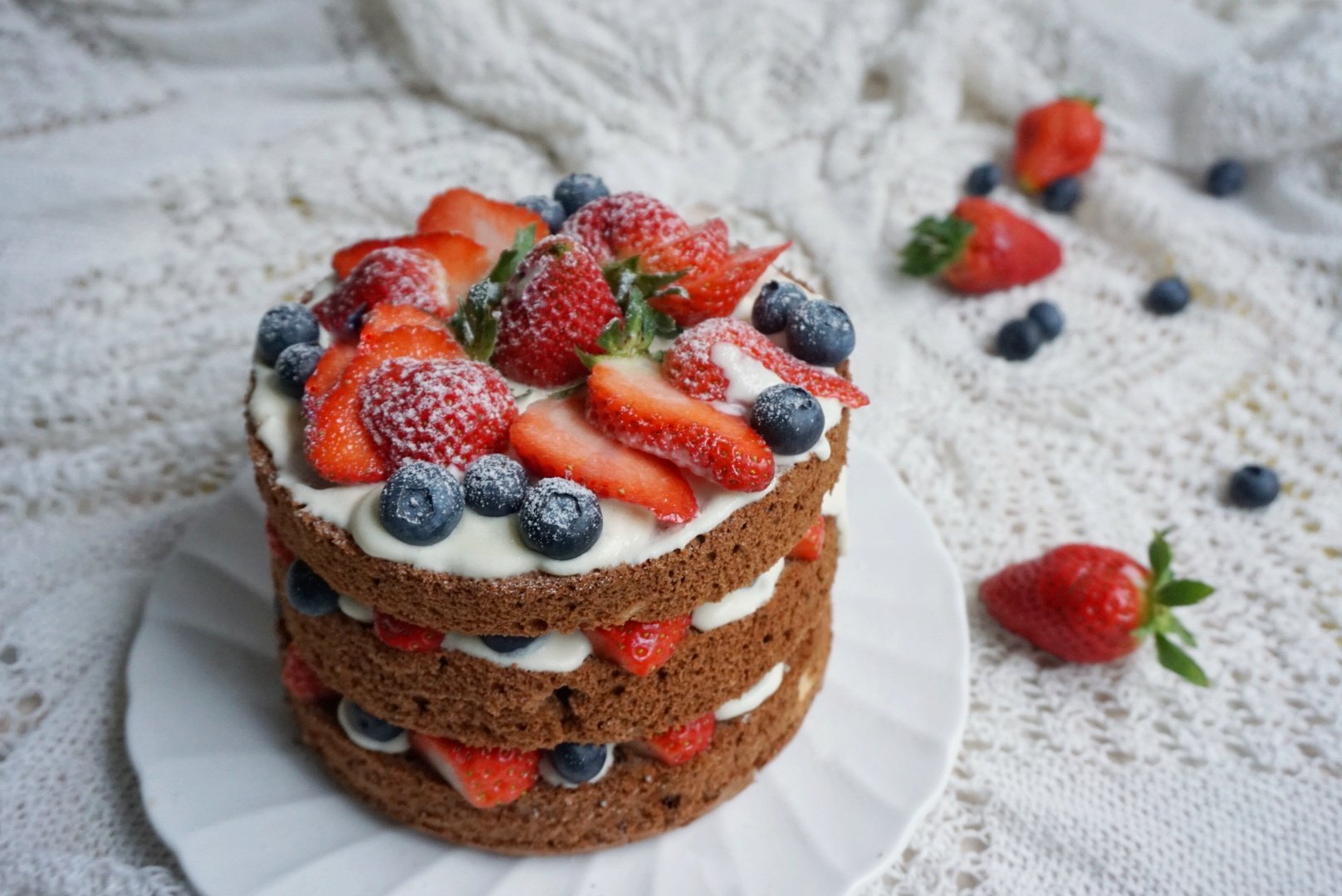 陈点做的草莓裸蛋糕