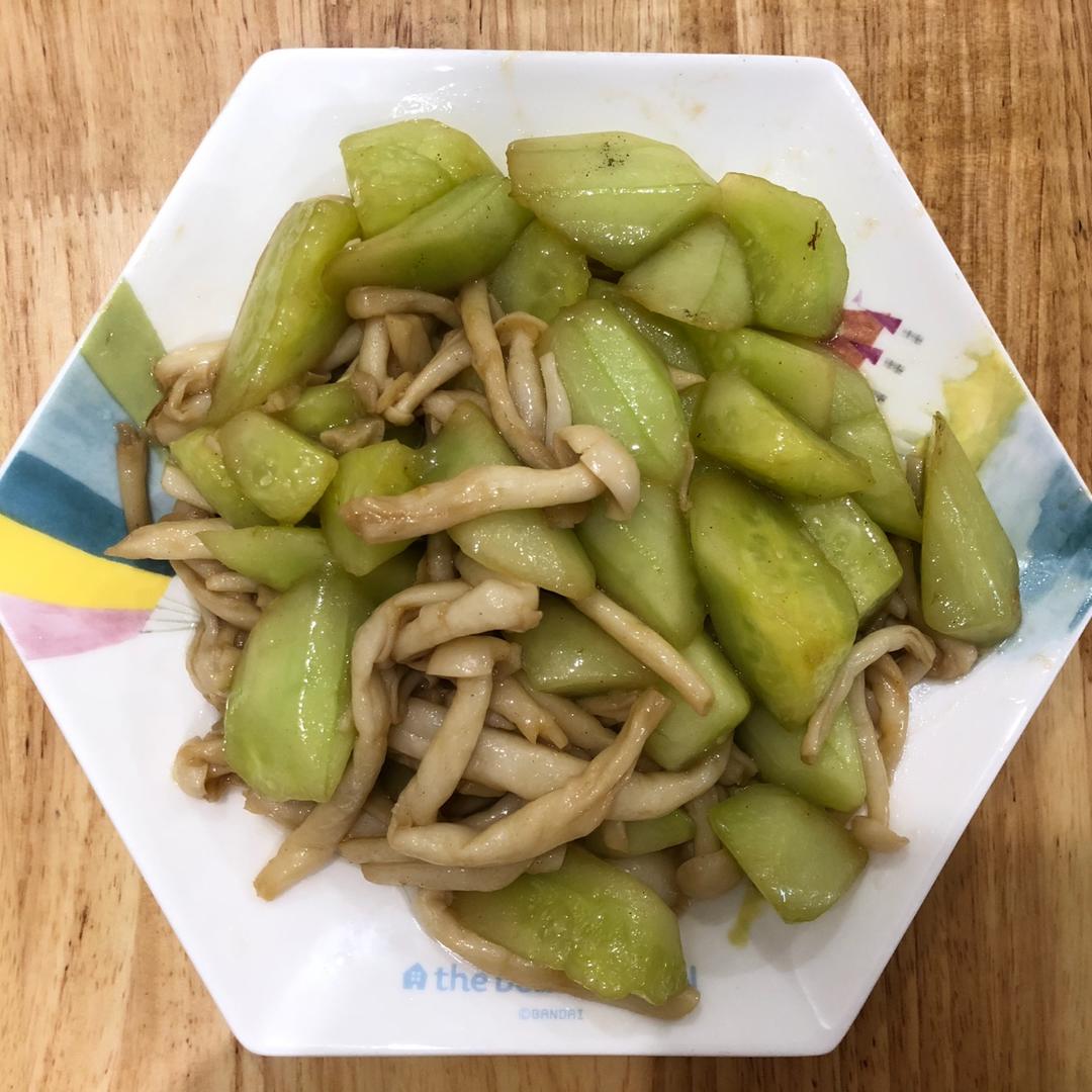 王塔塔贤妻做的黄瓜炒海鲜菇