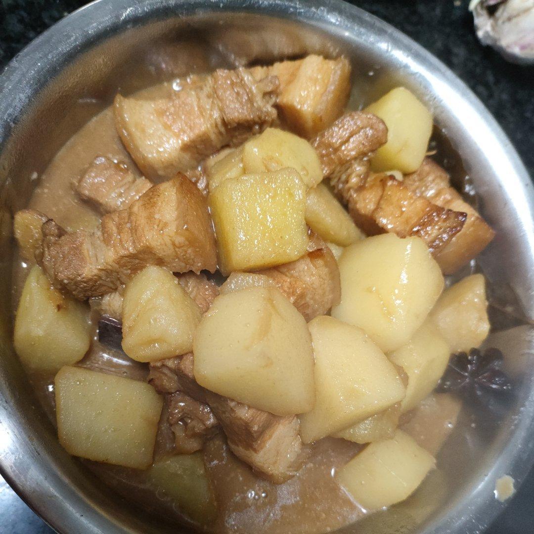 红烧肉炖土豆（丝毫不腻）