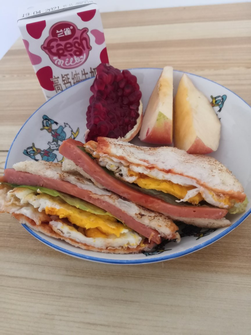 做法简单又好吃的早餐：营养三明治