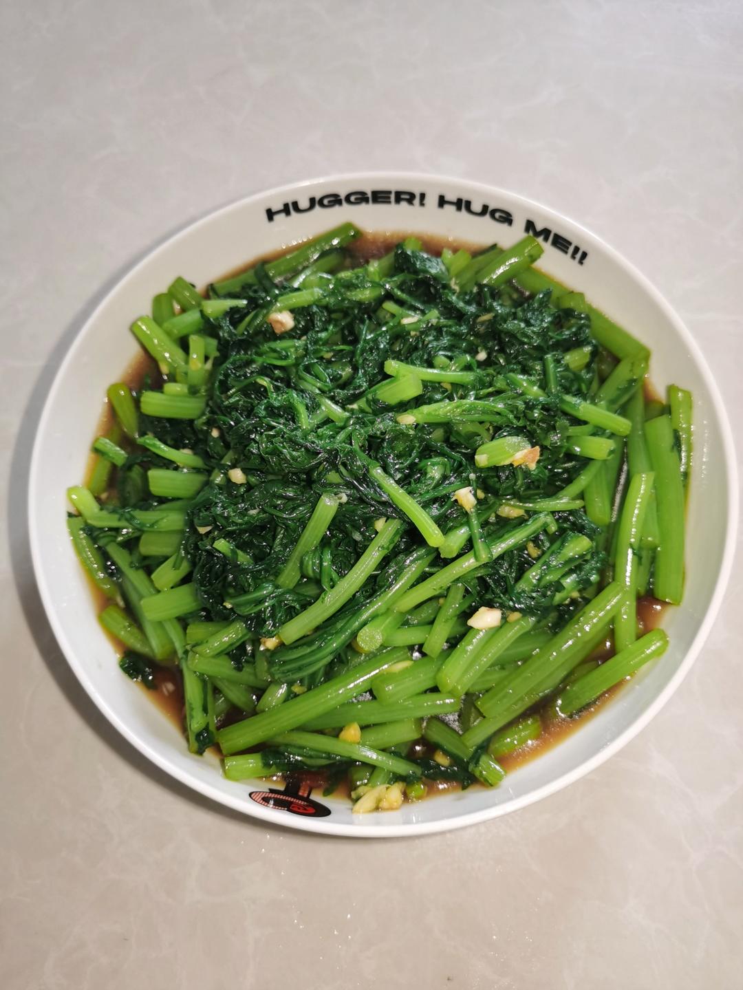 茼蒿新做法，味道清香脆嫩又开胃