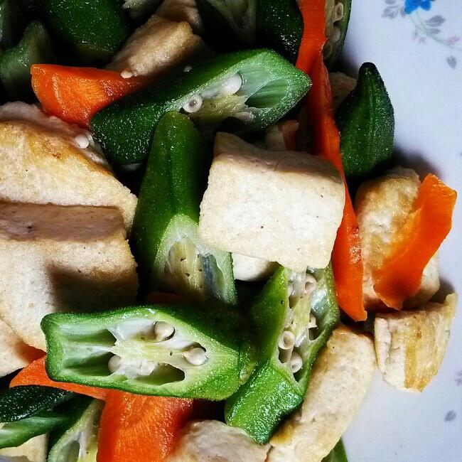 今日午餐（八）豆腐秋葵的做法