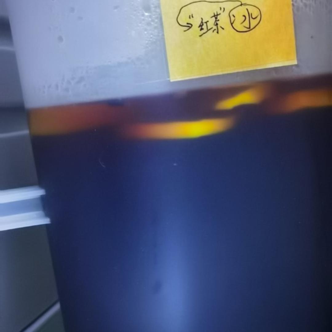 谁能在炎炎夏日拒绝一桶快乐无限的冰红茶呢？