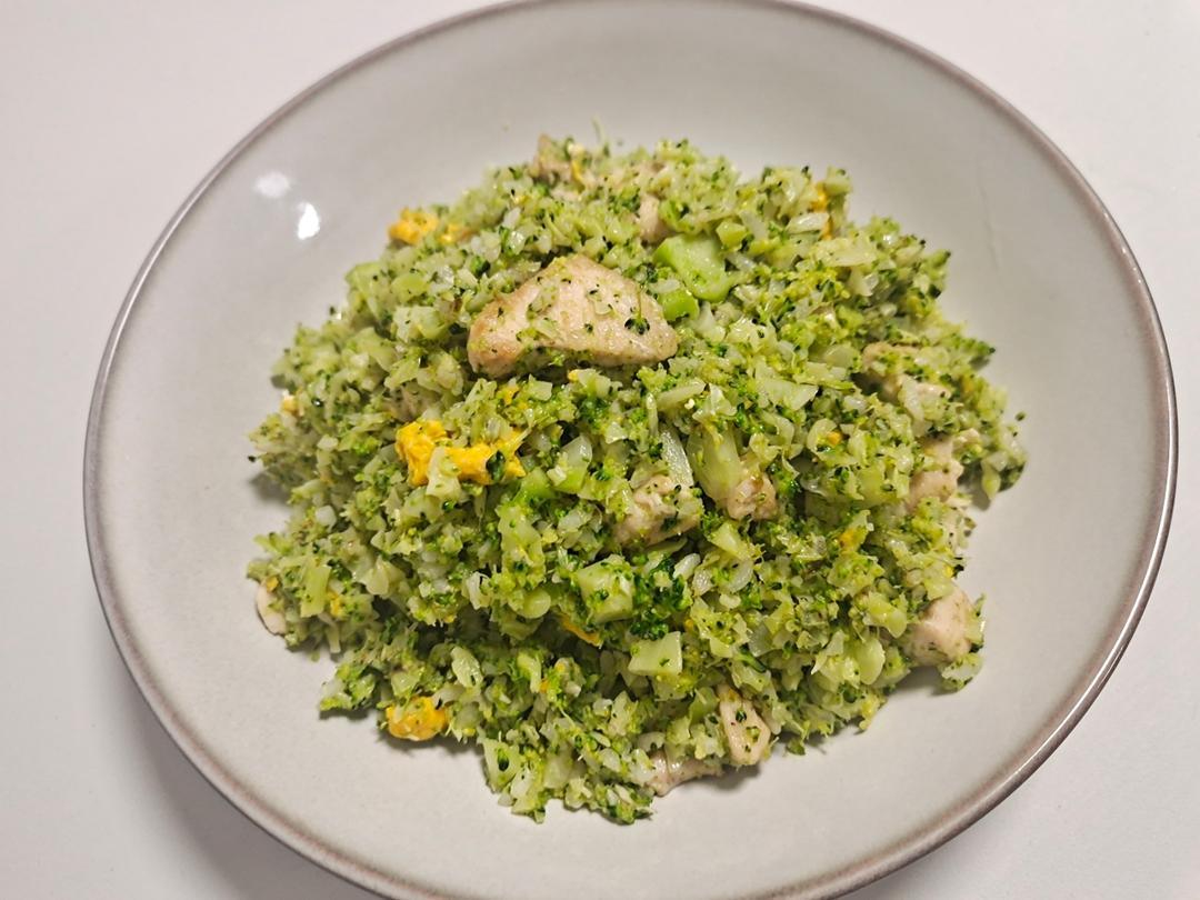 西蓝花虾仁炒饭