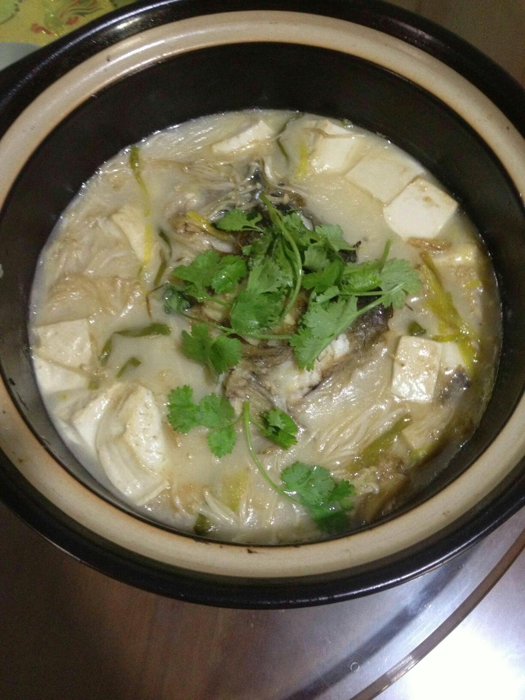 砂锅鱼头炖豆腐