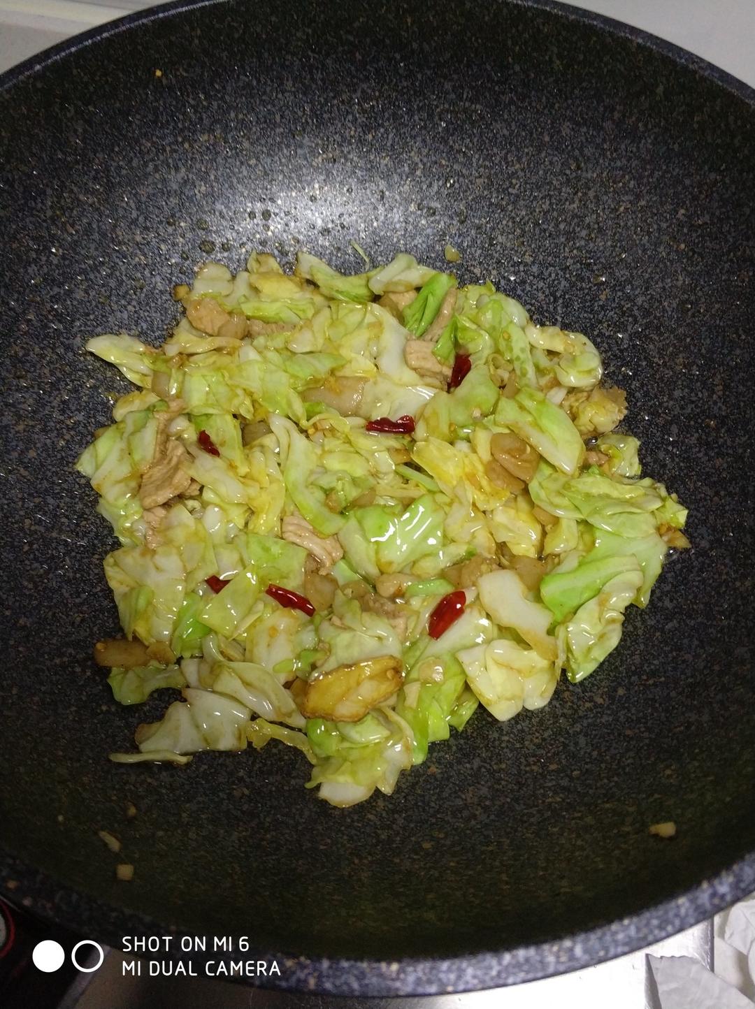 阿婆手撕包菜