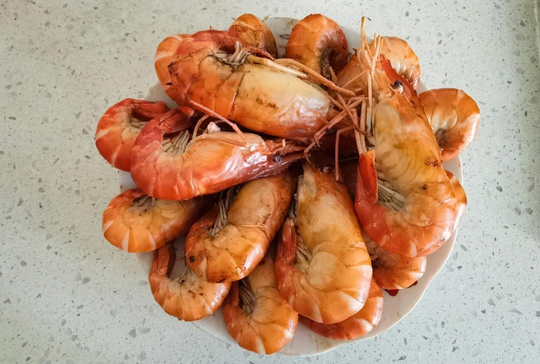 不用一滴水的白灼虾