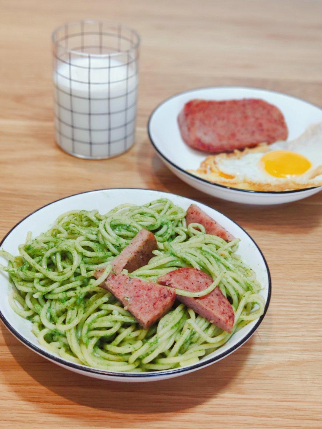 奶油菠菜意大利面