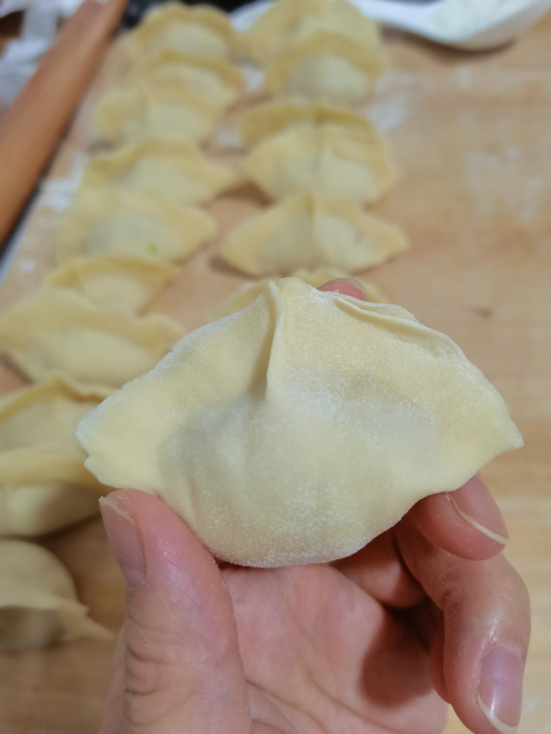 饺子皮（薄而筋道不用一个个擀）