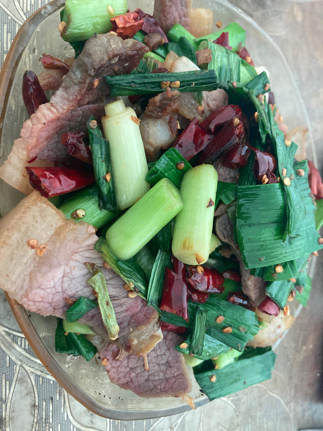 最具人间烟火气的大蒜辣椒炒湖南腊肉