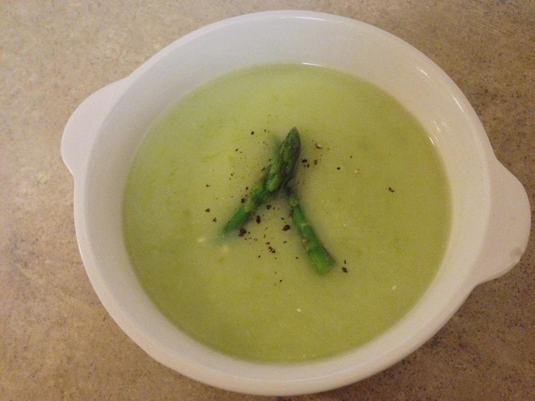 芦笋土豆奶油浓汤（Asparagus and Potato Soup)