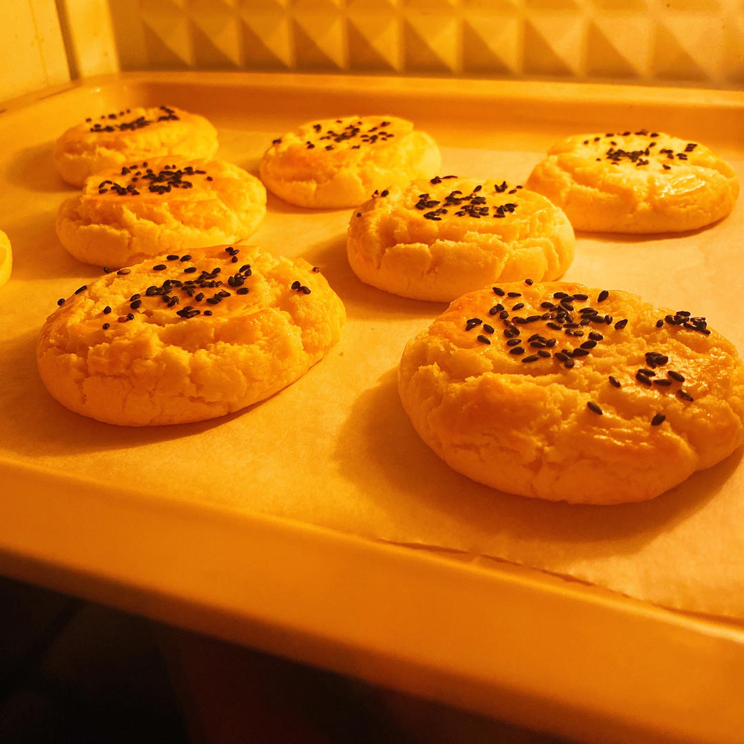 轻轻一按就碎掉的原味桃酥（不输猪油版）