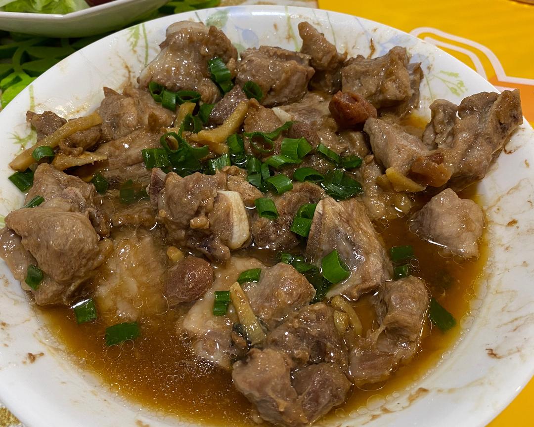 酸梅蒸排骨的做法