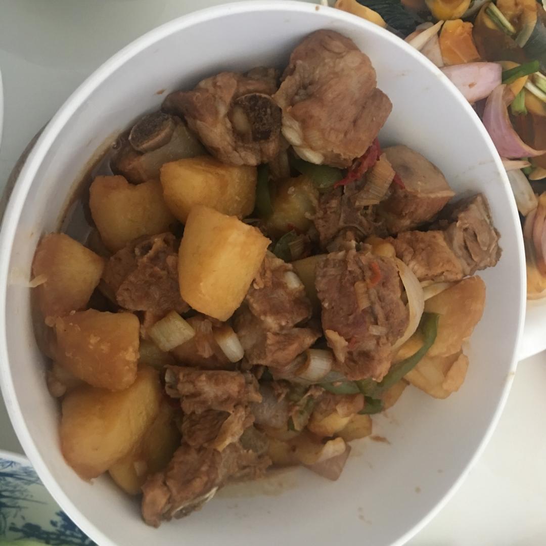 排骨炖土豆
