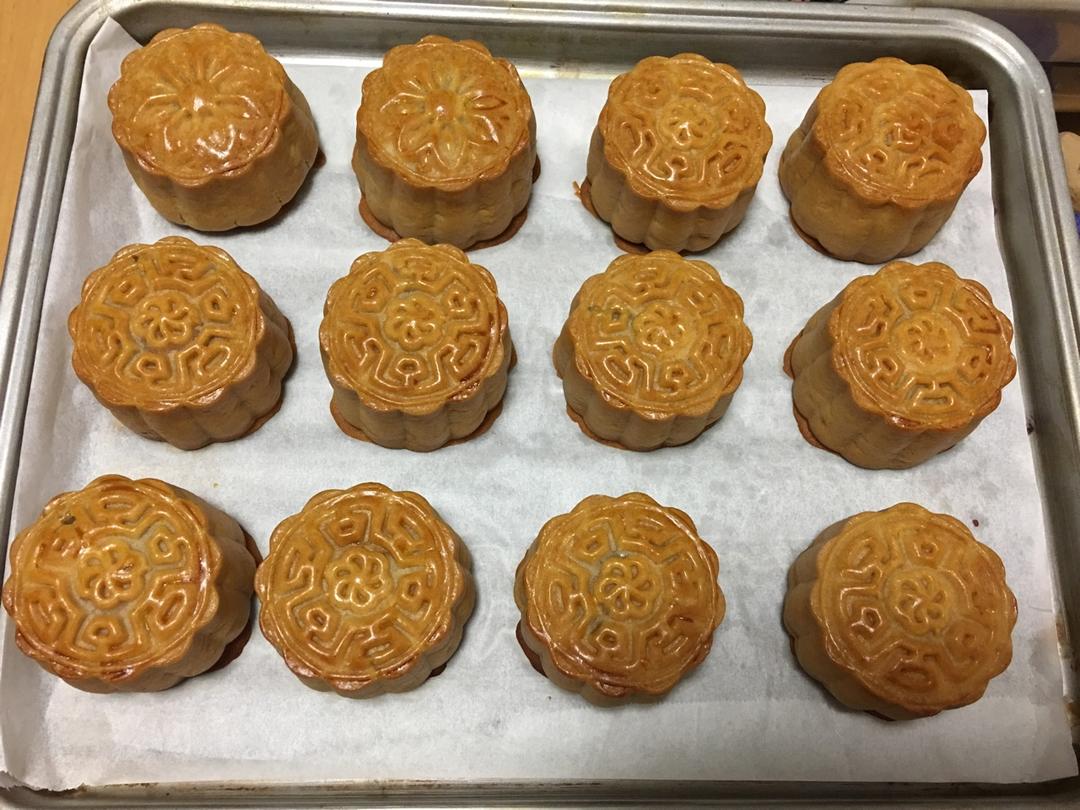广式月饼——蛋黄莲蓉月饼