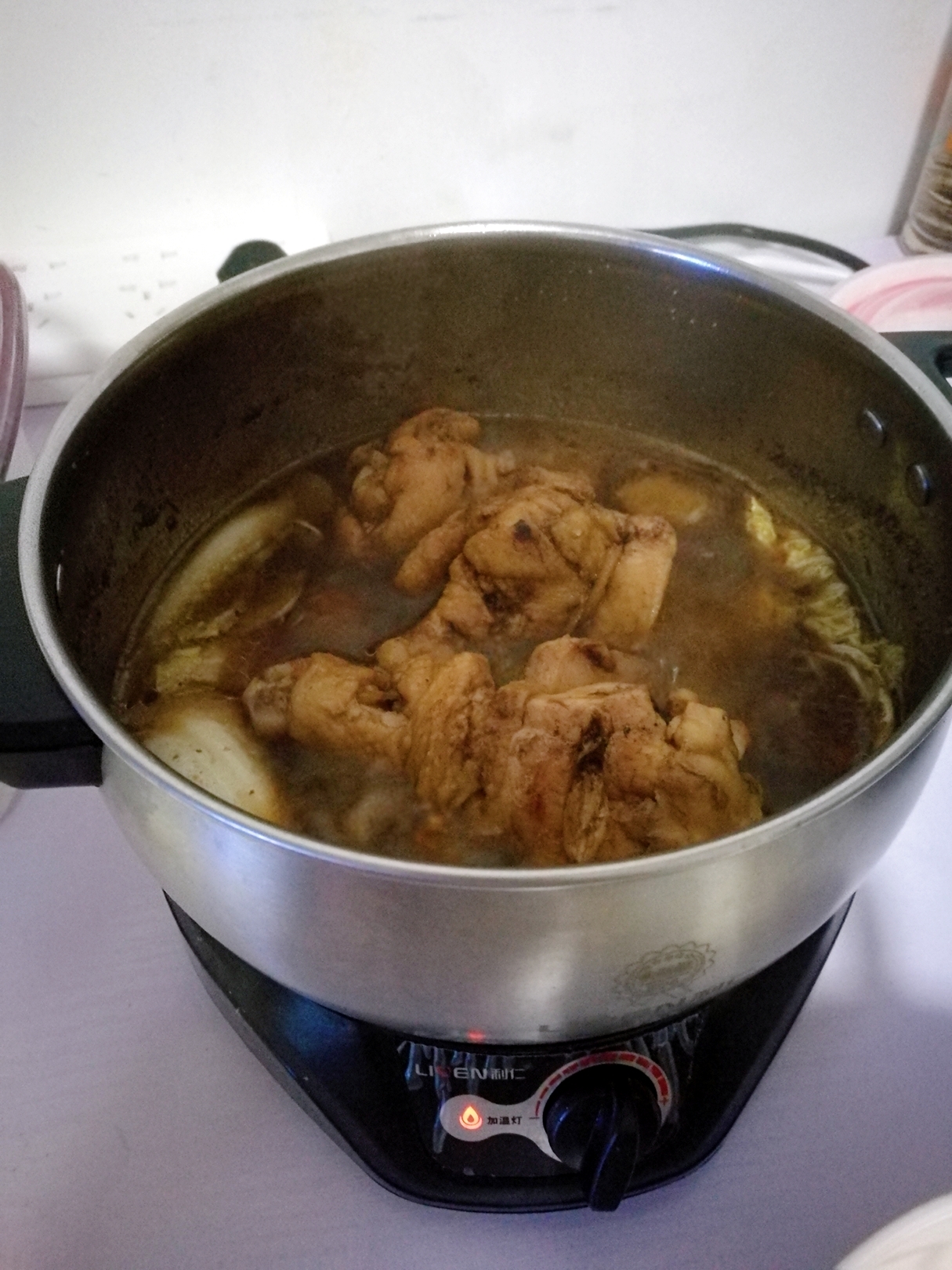【一人食•宿舍料理】电煮锅可乐鸡翅根&鸡腿的做法 步骤5