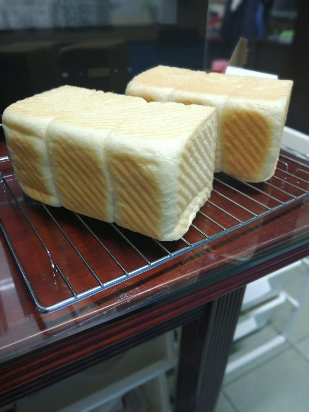 奶油吐司，鲜奶奶油嫩白吐司