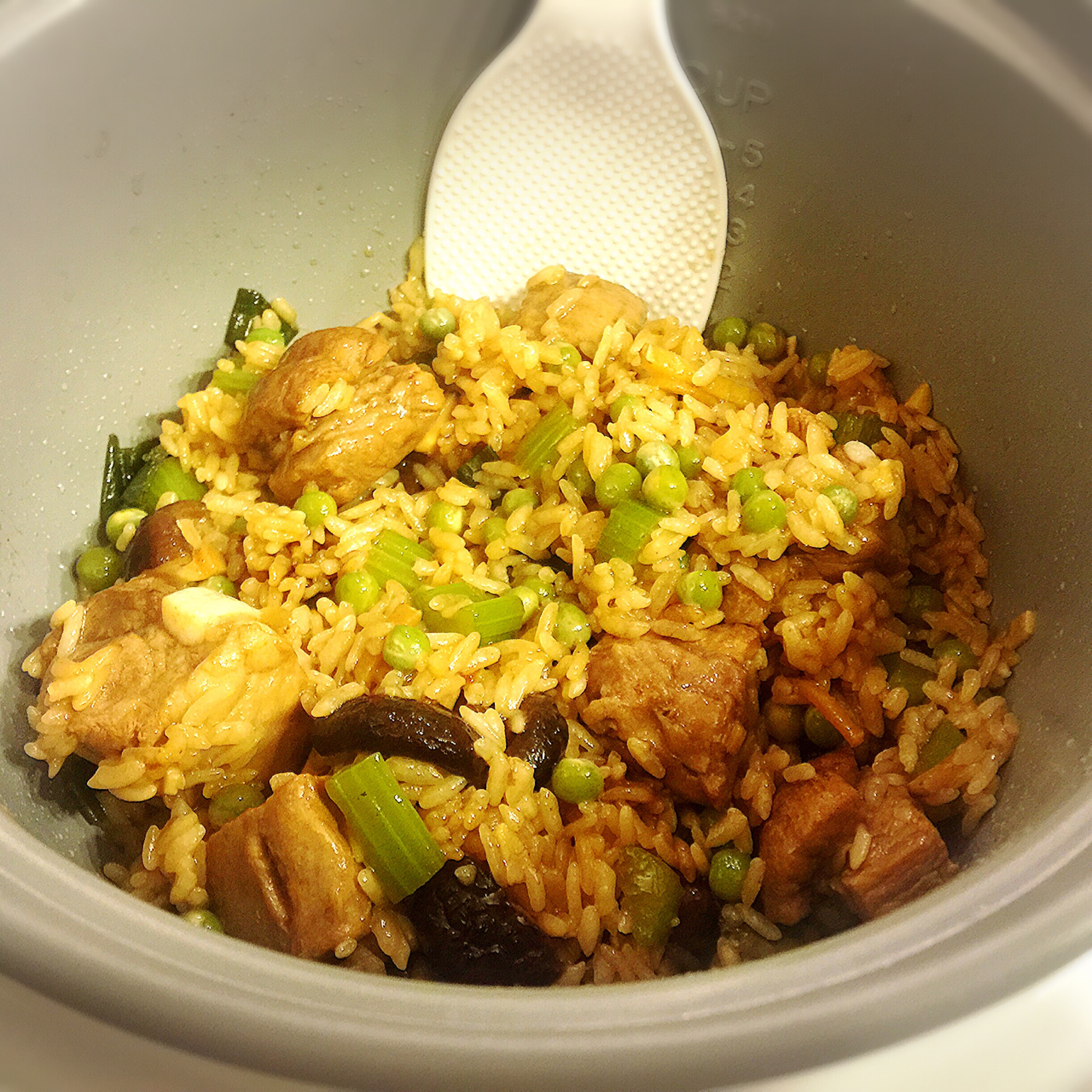 喷香排骨焖饭（爆好吃）