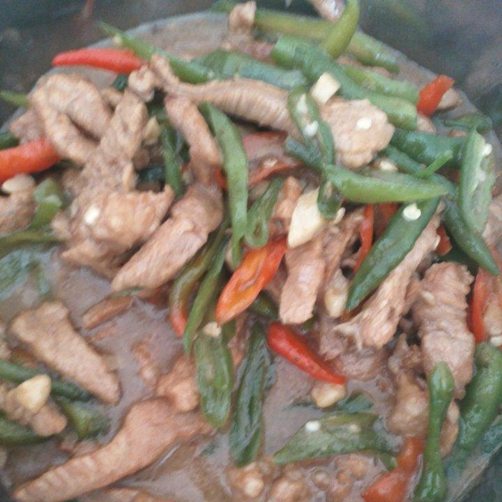 青椒肉丝，这样炒太好吃了。