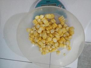 胡萝卜玉米马蹄粥的做法 步骤2
