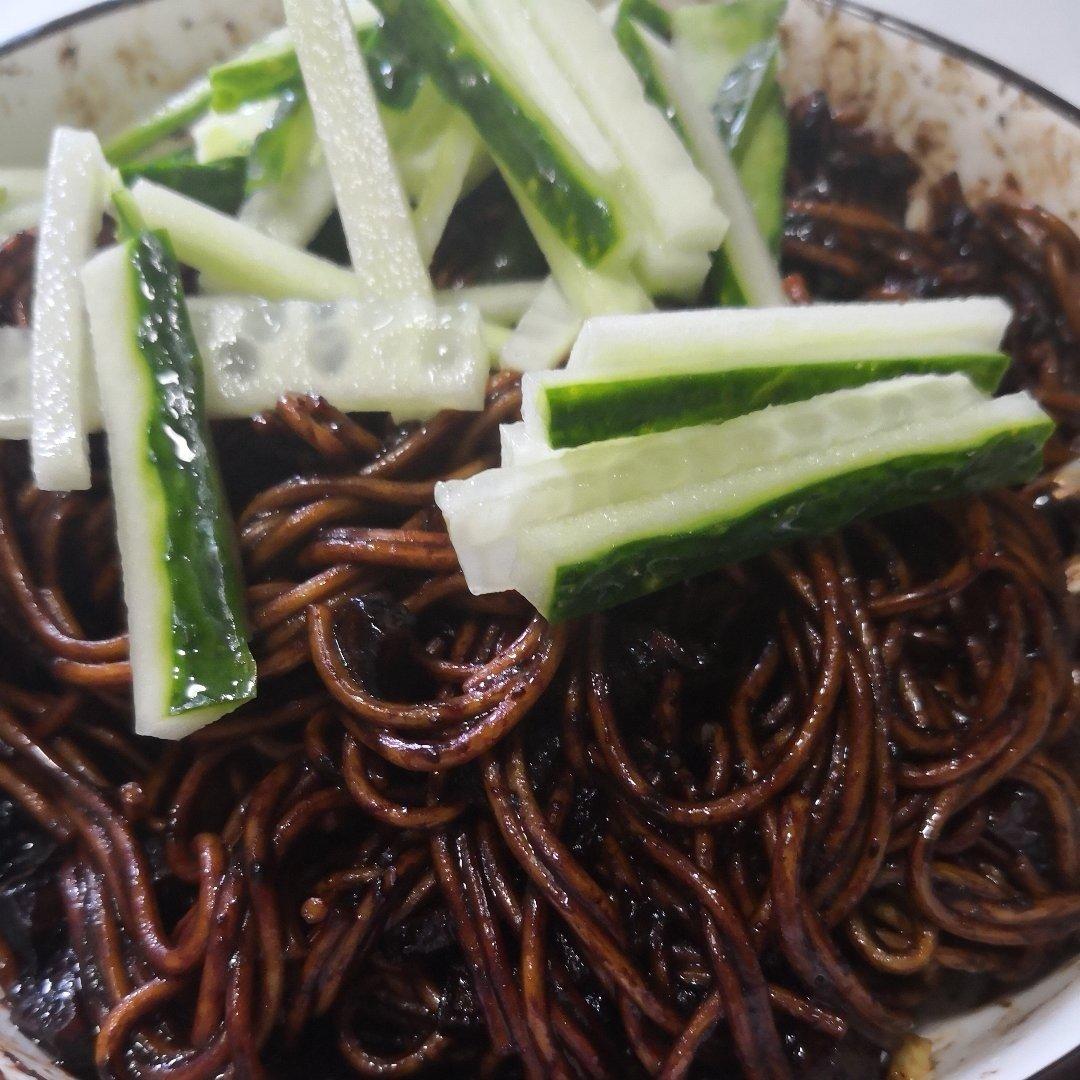 韩式炸酱面