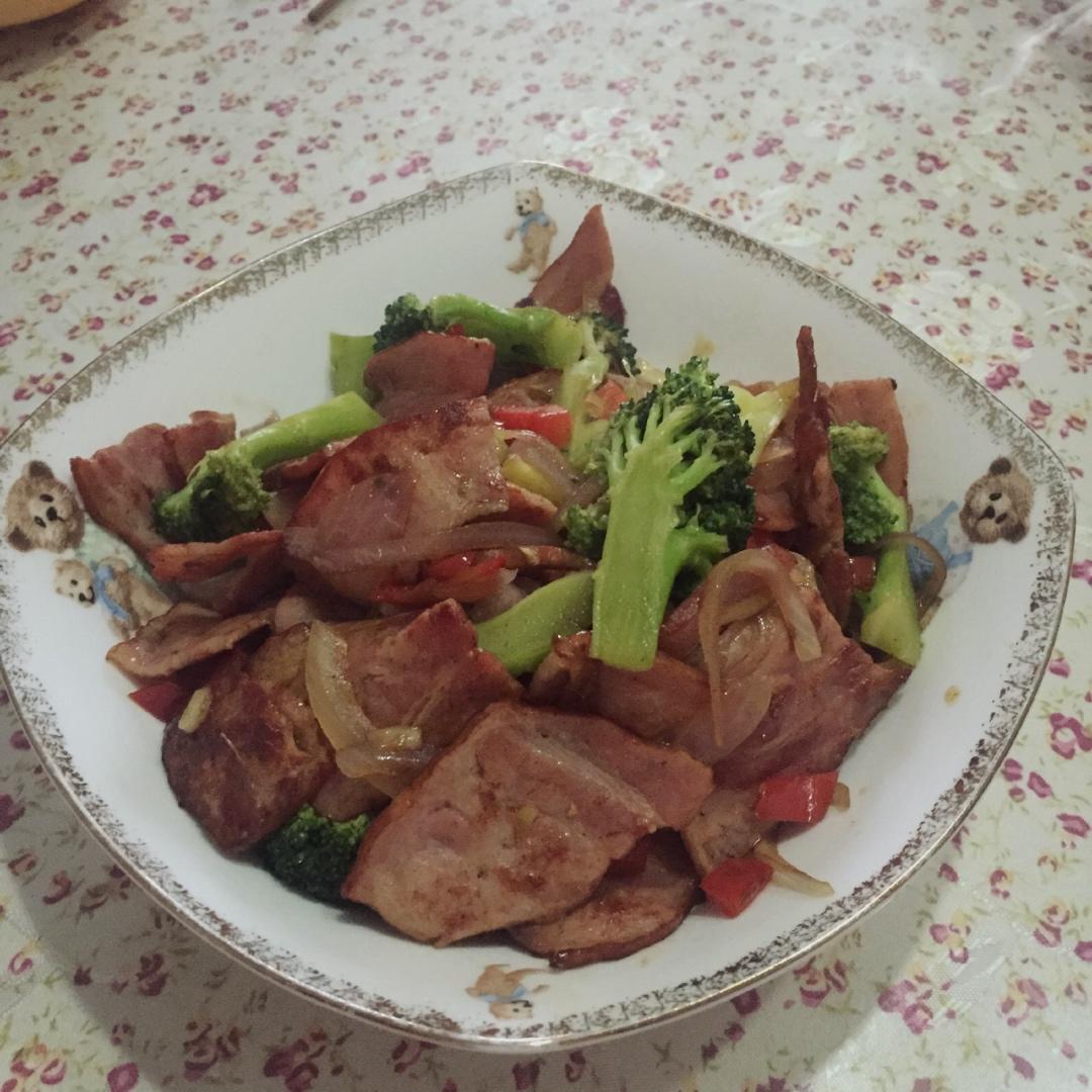 西兰花香菇炒培根