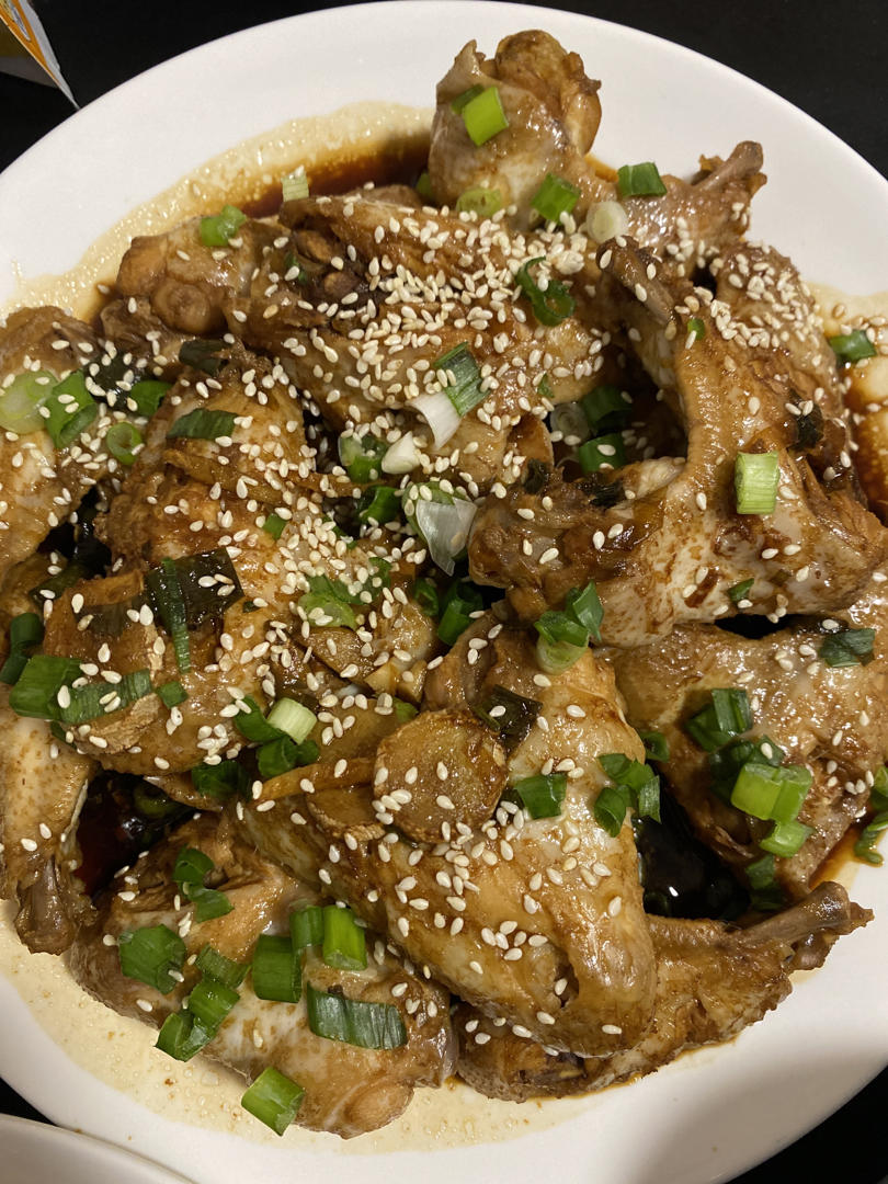 外婆教我的红烧鸡翅·连汤汁都狠好吃！！！