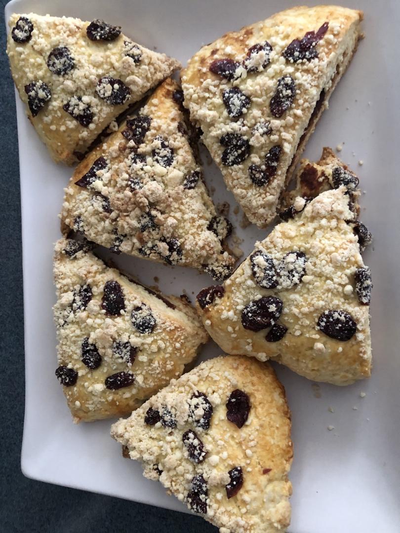 满屋飘香，口口都是满足——酥松香甜的蔓越莓蜜豆司康